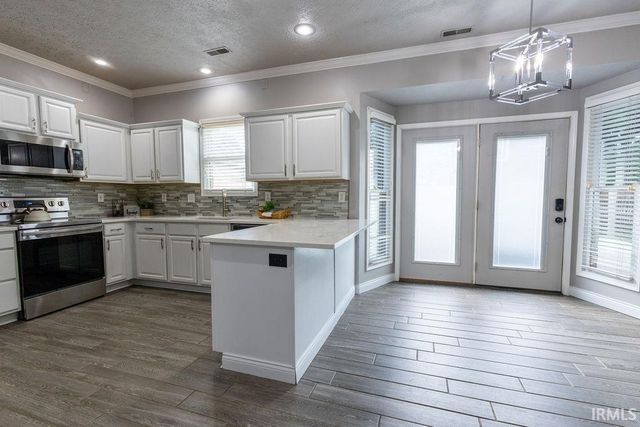 2806 N Stockwell Road, Evansville, IN 47715