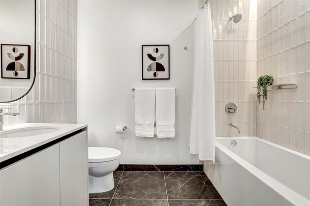 610 Davis ST 3008, Austin, TX 78701