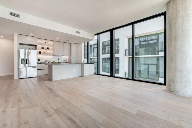 610 Davis ST 3008, Austin, TX 78701