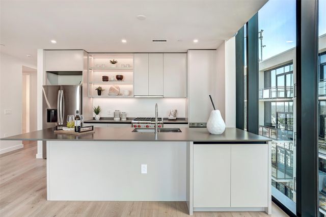 610 Davis ST 3008, Austin, TX 78701