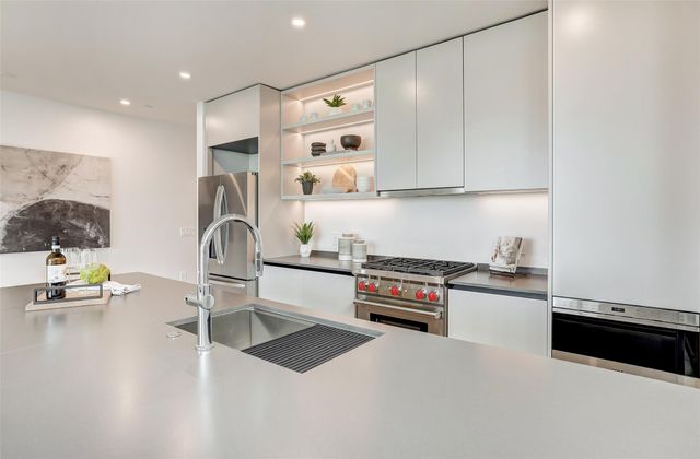 610 Davis ST 3008, Austin, TX 78701