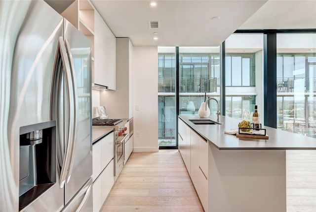 610 Davis ST 3008, Austin, TX 78701