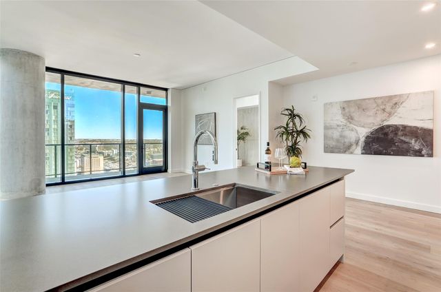610 Davis ST 3008, Austin, TX 78701