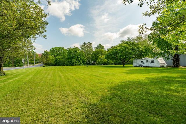 601 E MAIN ST, Lititz, PA 17543