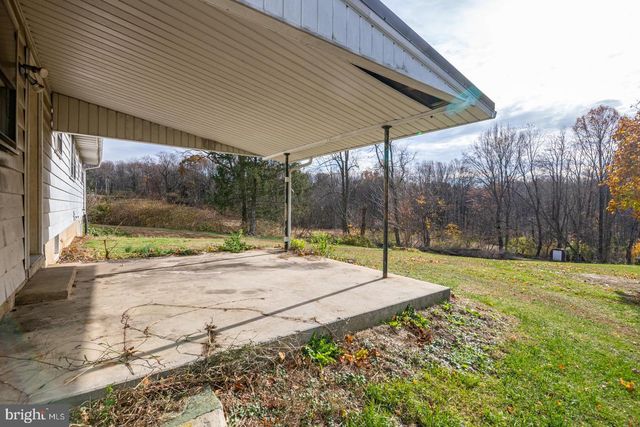 44 FREDERICKSVILLE RD, Mertztown, PA 19539