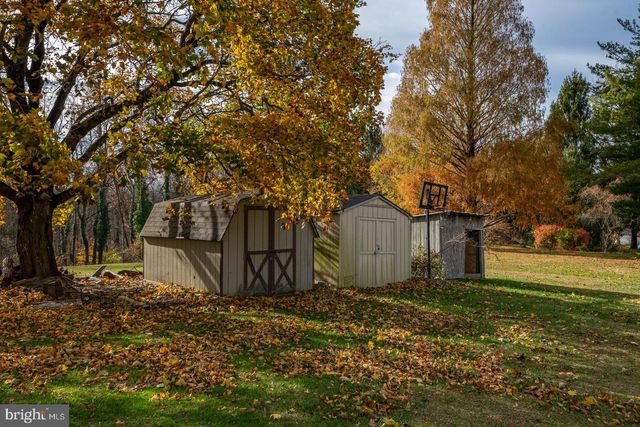 44 FREDERICKSVILLE RD, Mertztown, PA 19539