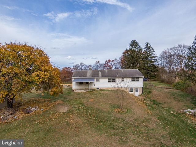 44 FREDERICKSVILLE RD, Mertztown, PA 19539