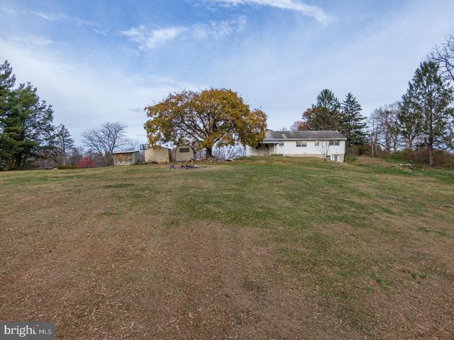 44 FREDERICKSVILLE RD, Mertztown, PA 19539