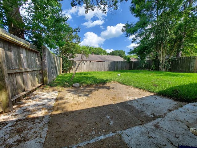 3807 Quiet Place Drive, Houston, TX 77082