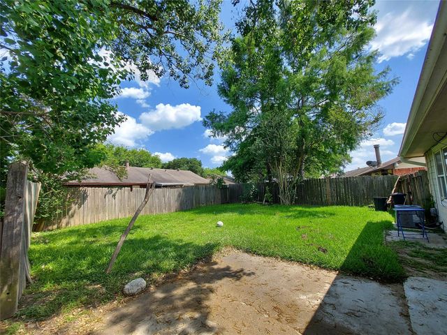 3807 Quiet Place Drive, Houston, TX 77082