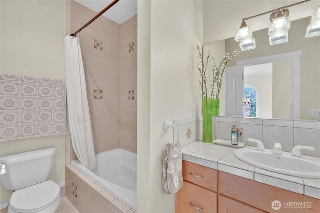 6215 63rd Avenue NE, Olympia, WA 98516