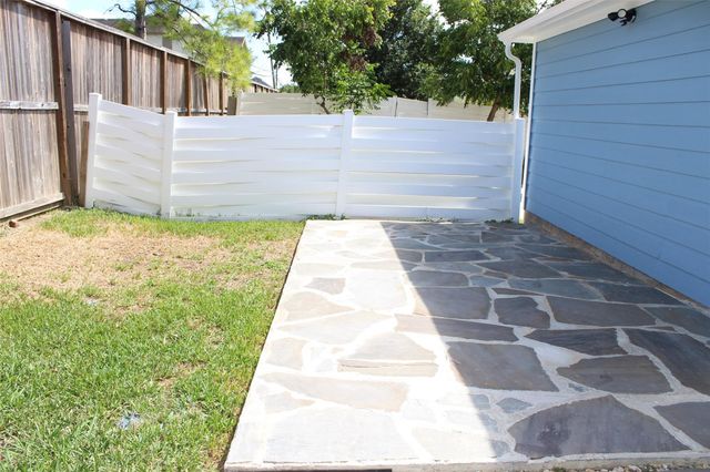 11955 Chanteloup Drive, Houston, TX 77047