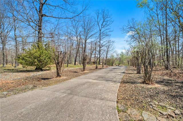 6 Grimsay Drive, Bella Vista, AR 72715