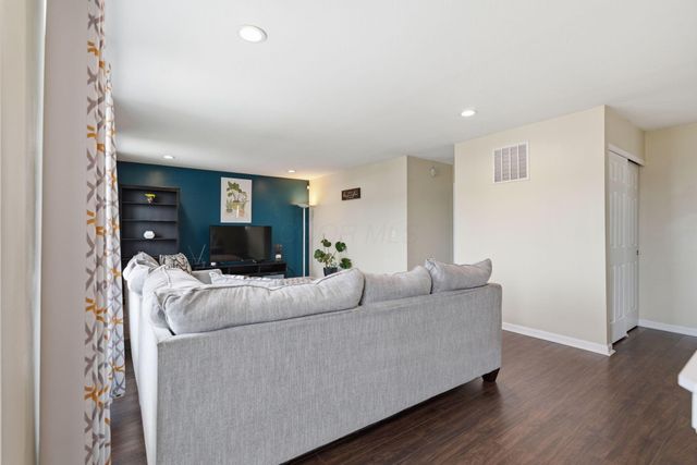 7499 Winding Path Court, Canal Winchester, OH 43110