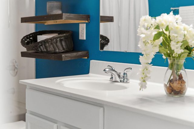 7499 Winding Path Court, Canal Winchester, OH 43110