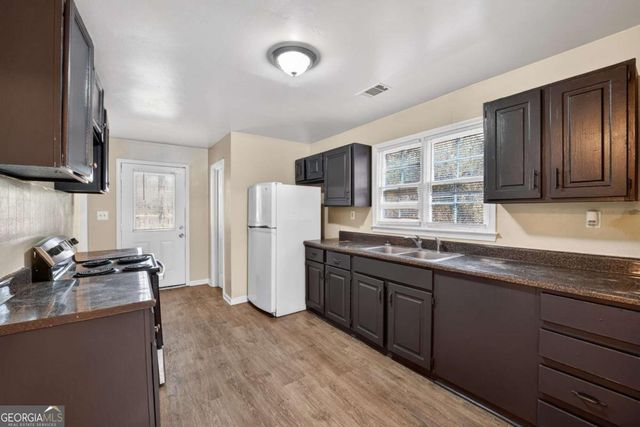 1826 County Line Road SW, Atlanta, GA 30331