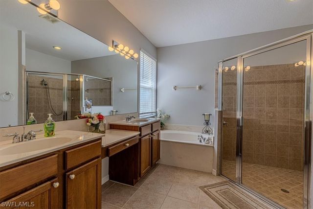 1893 Par DR, Naples, FL 34120