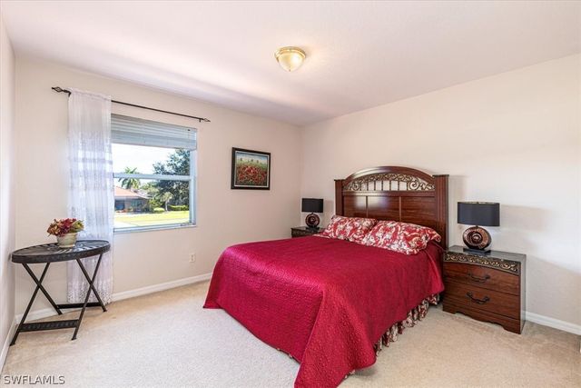 1893 Par DR, Naples, FL 34120