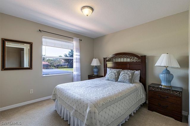 1893 Par DR, Naples, FL 34120