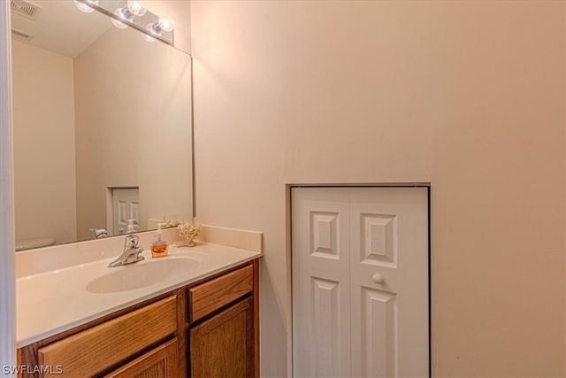 1893 Par DR, Naples, FL 34120