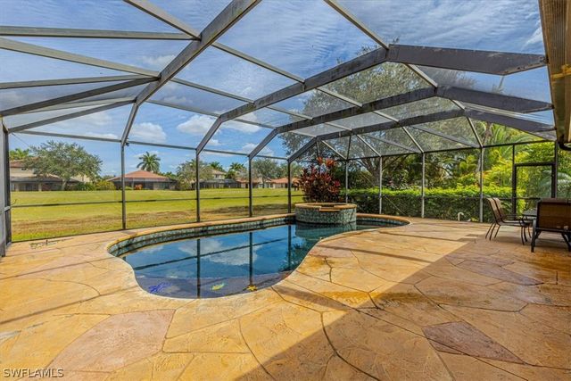 1893 Par DR, Naples, FL 34120