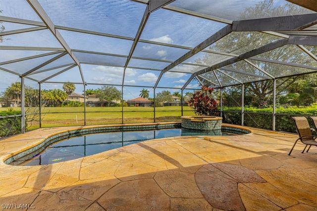 1893 Par DR, Naples, FL 34120