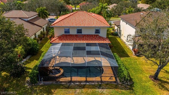 1893 Par DR, Naples, FL 34120