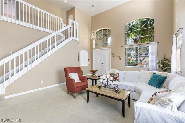 1893 Par DR, Naples, FL 34120