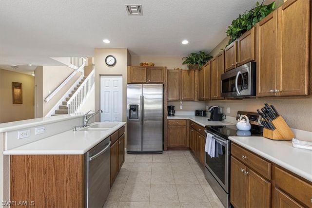 1893 Par DR, Naples, FL 34120