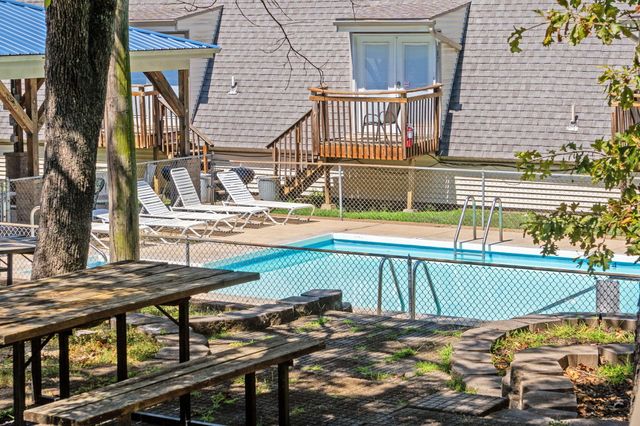 423 Eagle Drive, Reeds Spring, MO 65737