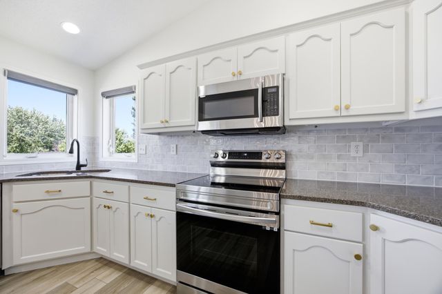 224 Chestnut Drive, Horace, ND 58047