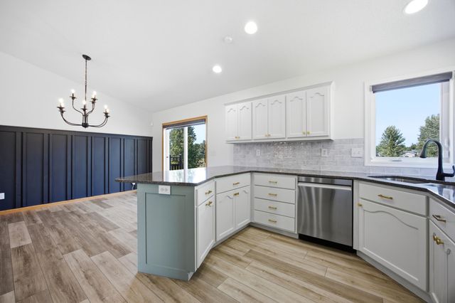 224 Chestnut Drive, Horace, ND 58047