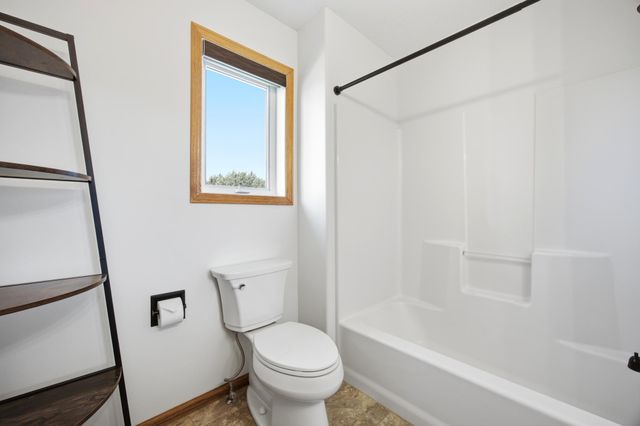 224 Chestnut Drive, Horace, ND 58047