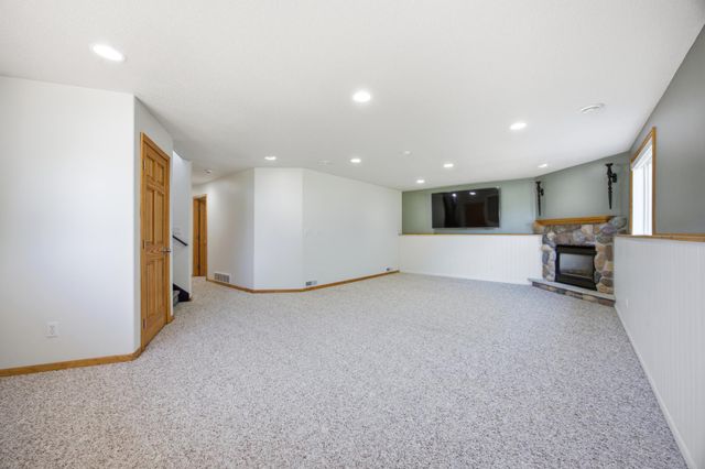 224 Chestnut Drive, Horace, ND 58047