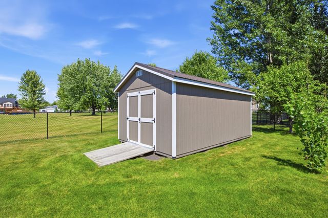 224 Chestnut Drive, Horace, ND 58047