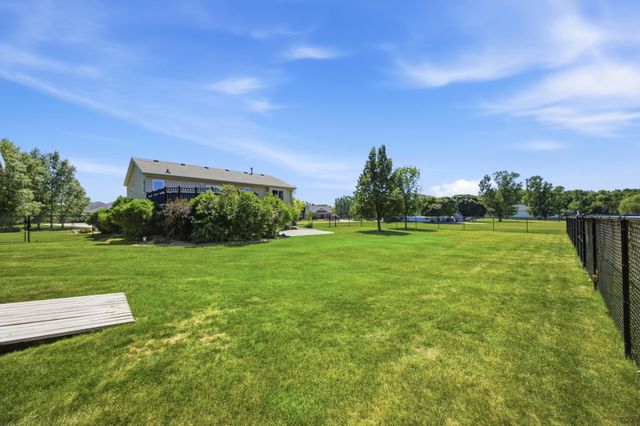 224 Chestnut Drive, Horace, ND 58047
