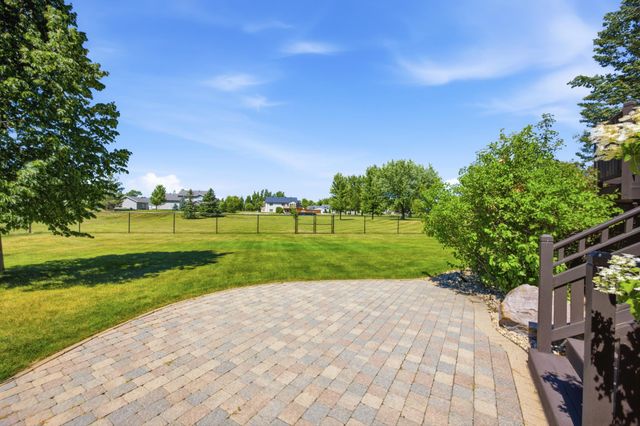 224 Chestnut Drive, Horace, ND 58047