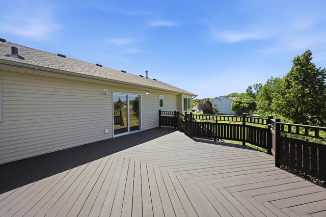 224 Chestnut Drive, Horace, ND 58047