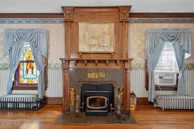 8 Byard Street, Johnstown, NY 12095