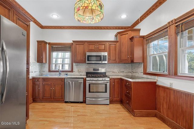 8 Byard Street, Johnstown, NY 12095