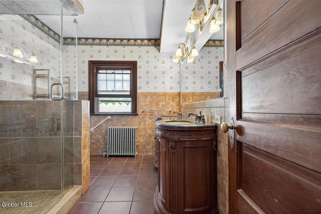 8 Byard Street, Johnstown, NY 12095