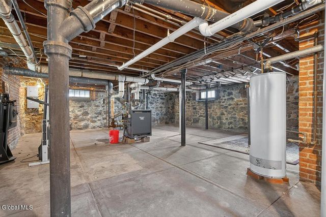 8 Byard Street, Johnstown, NY 12095