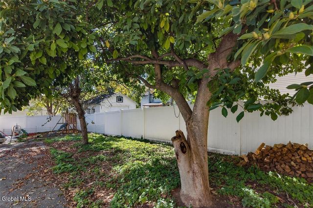 8 Byard Street, Johnstown, NY 12095