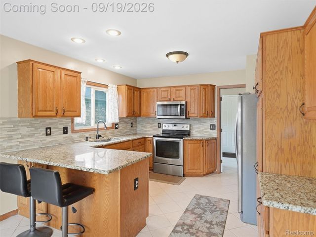 42475 Dharte Court, Clinton Charter Township, MI 48038