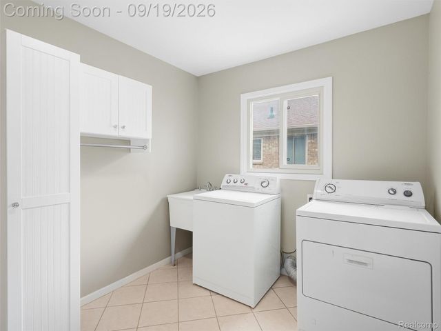 42475 Dharte Court, Clinton Charter Township, MI 48038