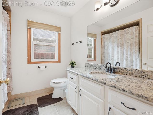 42475 Dharte Court, Clinton Charter Township, MI 48038