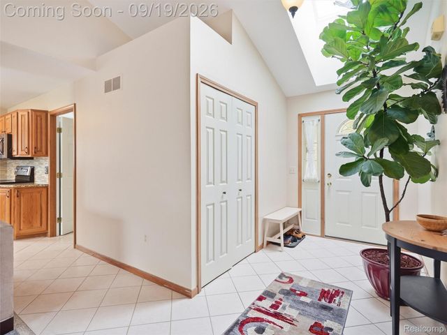 42475 Dharte Court, Clinton Charter Township, MI 48038
