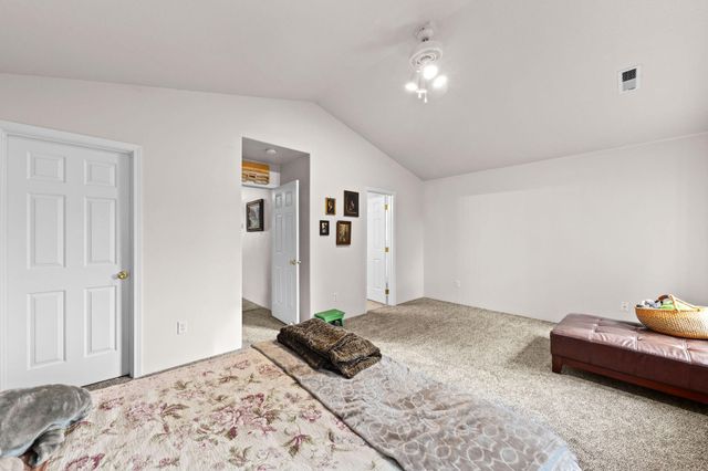 1379 Circle Wood Drive, Central Point, OR 97502