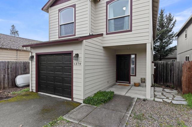 1379 Circle Wood Drive, Central Point, OR 97502