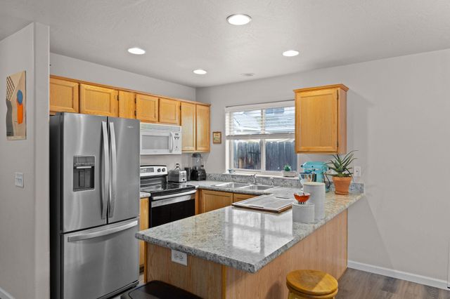 1379 Circle Wood Drive, Central Point, OR 97502